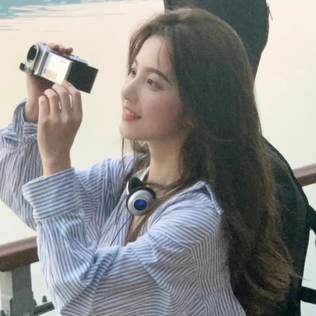 公寓少女 封面